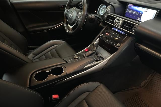 2017 Lexus IS 