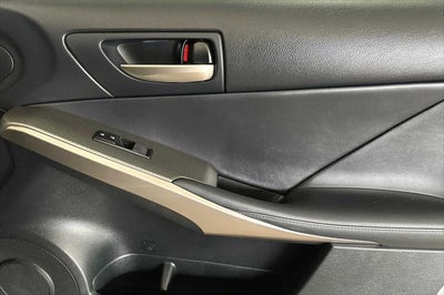 2017 Lexus IS 