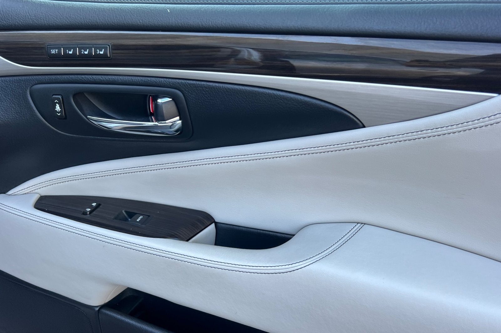 2014 Lexus LS 460 