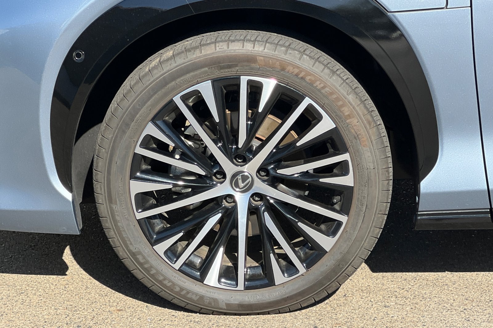 2023 Lexus RZ 450e Luxury