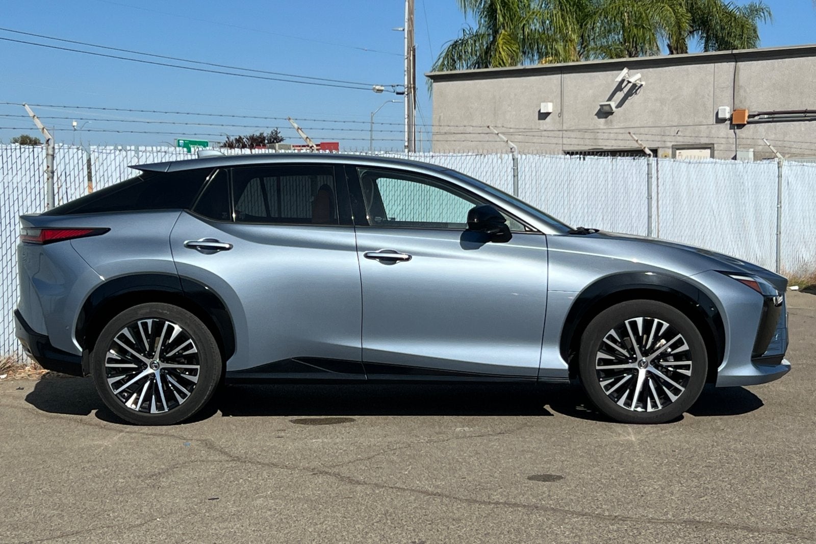2023 Lexus RZ 450e Luxury