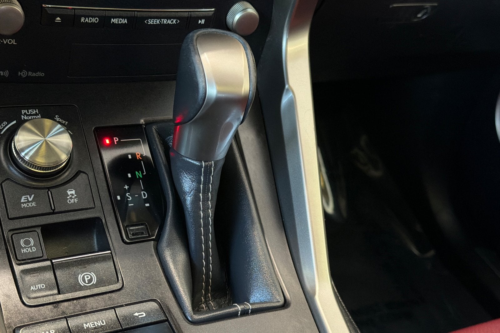 2021 Lexus NX 300h 
