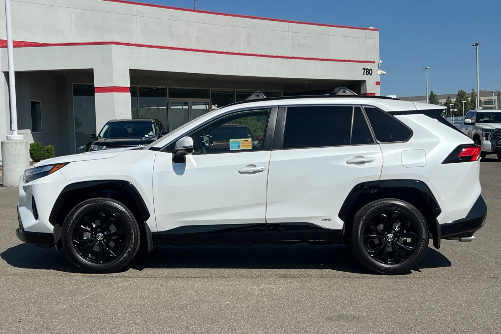 2025 Toyota RAV4 Hybrid SE