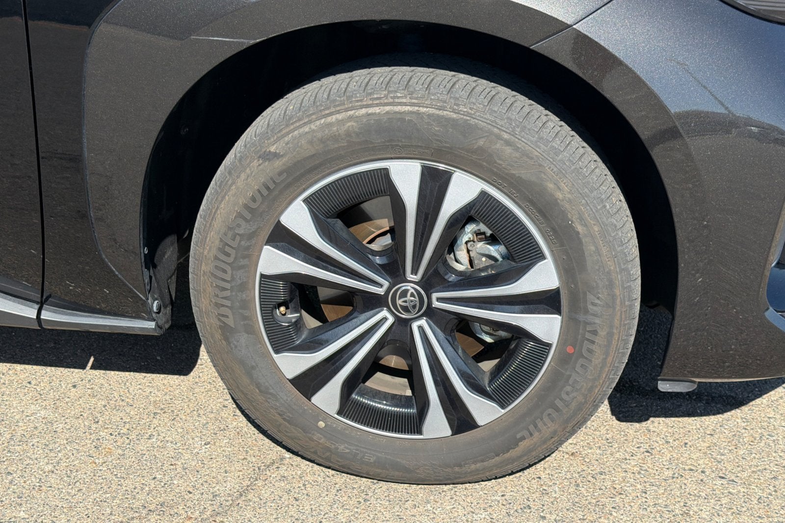 2025 Toyota bZ4X XLE