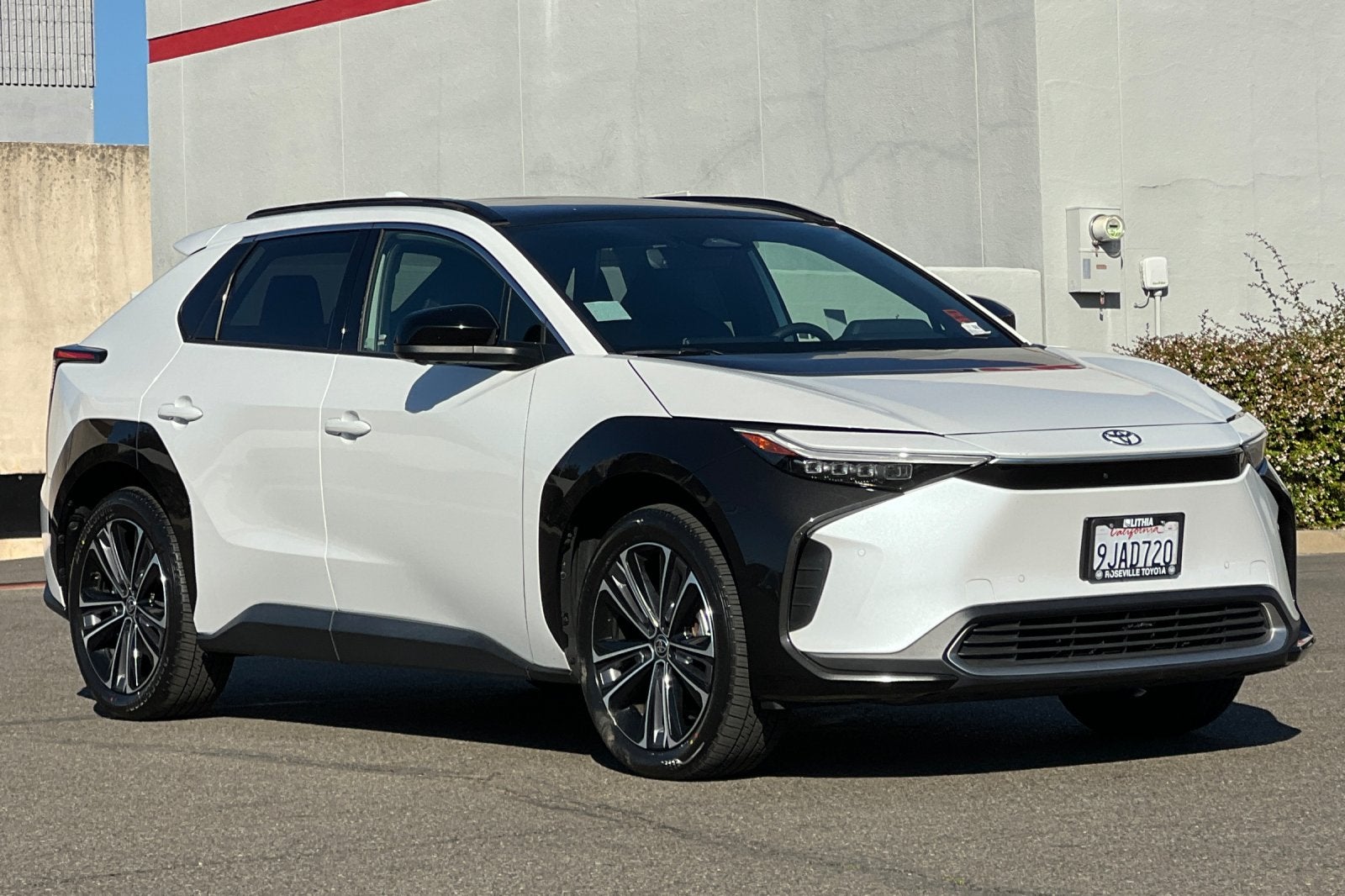 2023 Toyota bZ4X Limited
