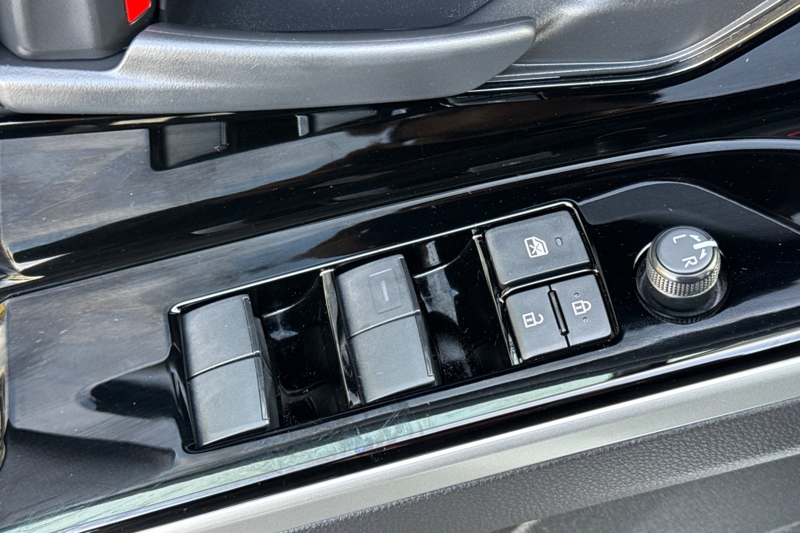 2025 Toyota bZ4X XLE