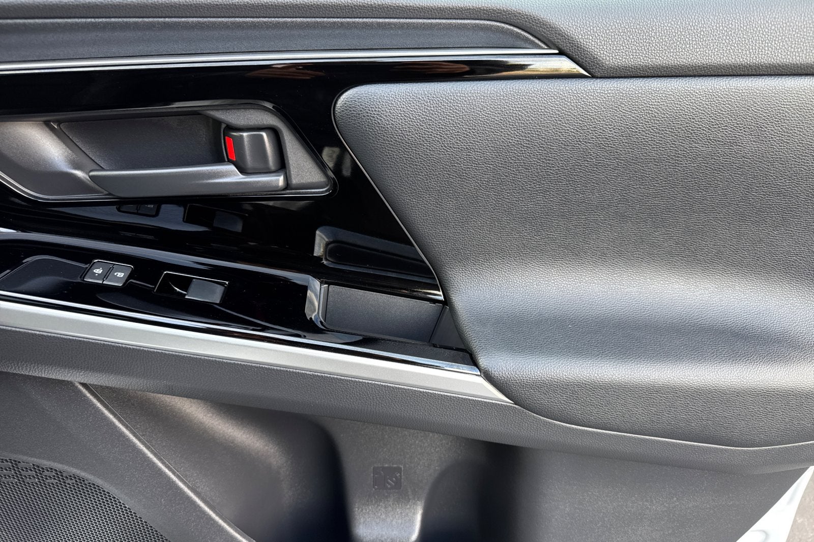 2025 Toyota bZ4X XLE