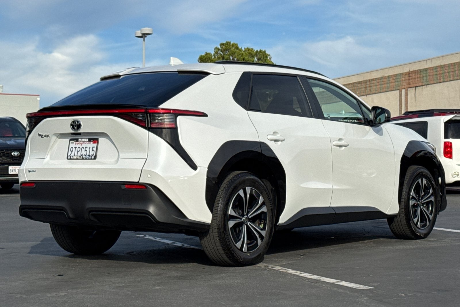 2025 Toyota bZ4X XLE