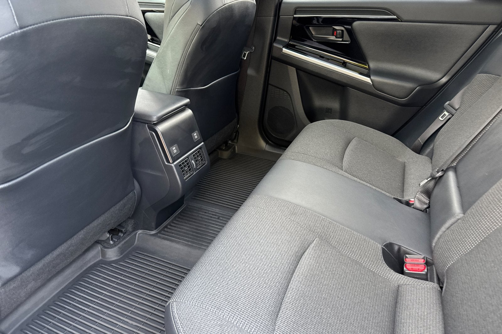 2025 Toyota bZ4X XLE