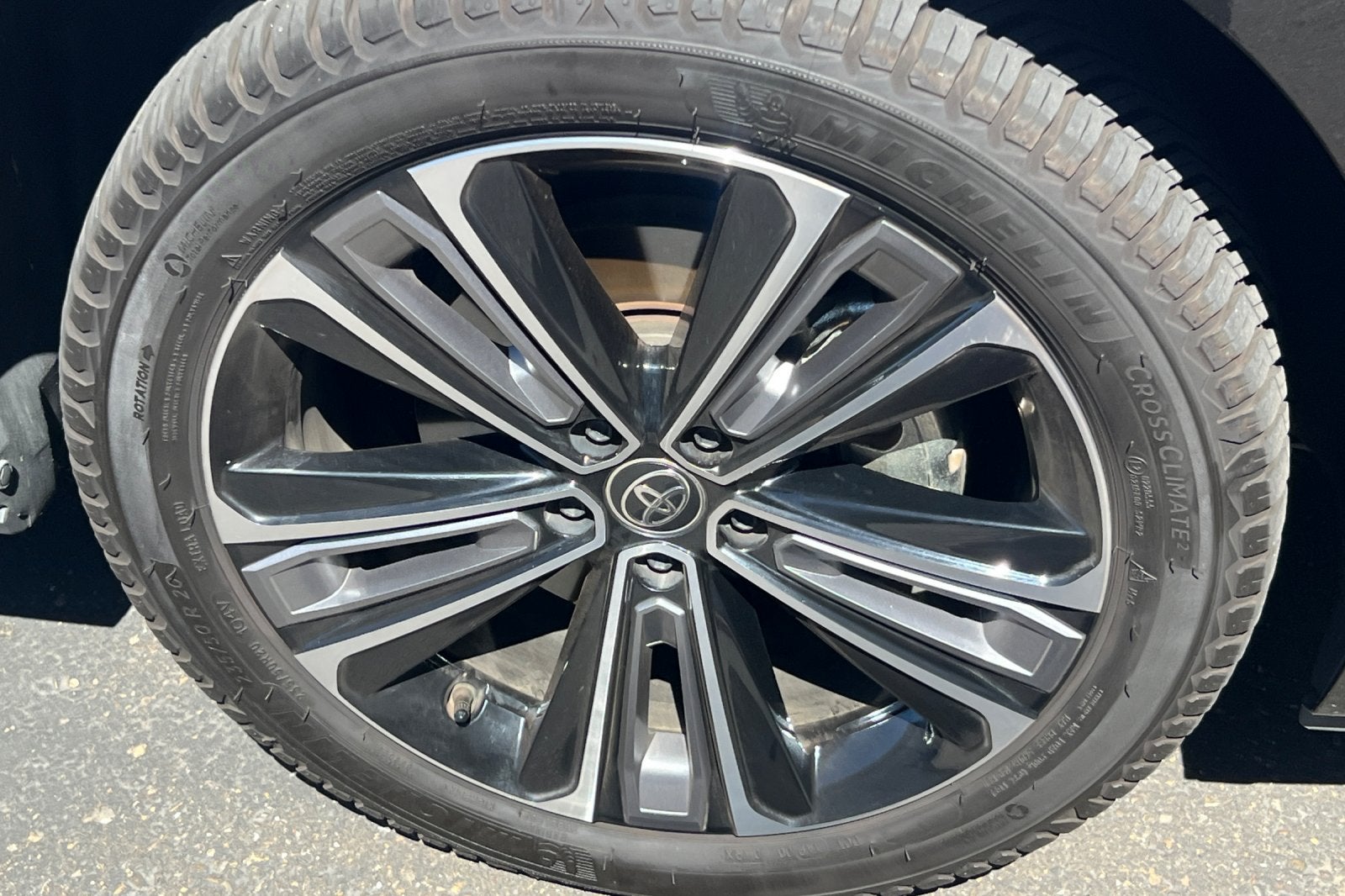 2023 Toyota bZ4X Limited