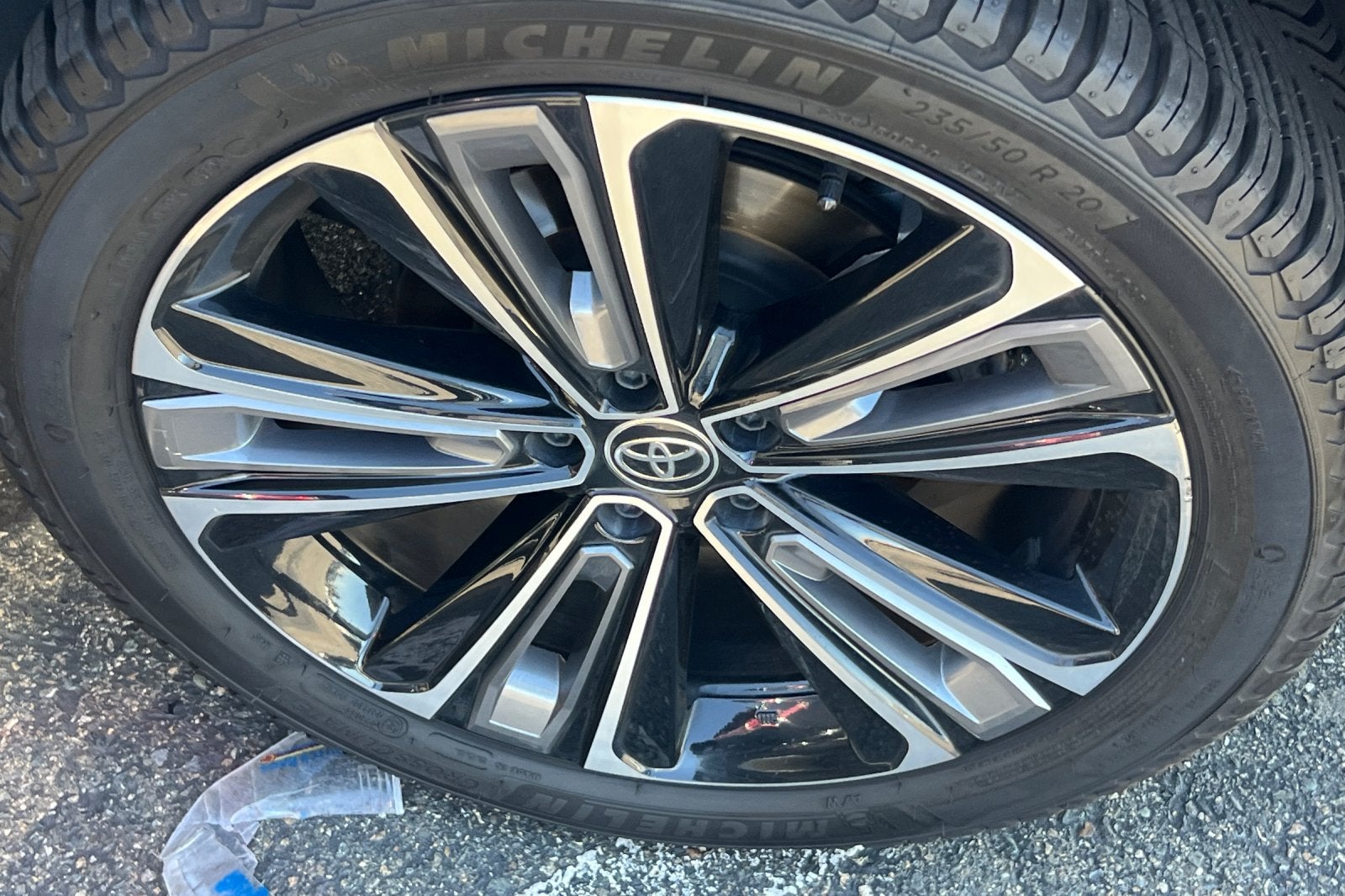 2023 Toyota bZ4X Limited