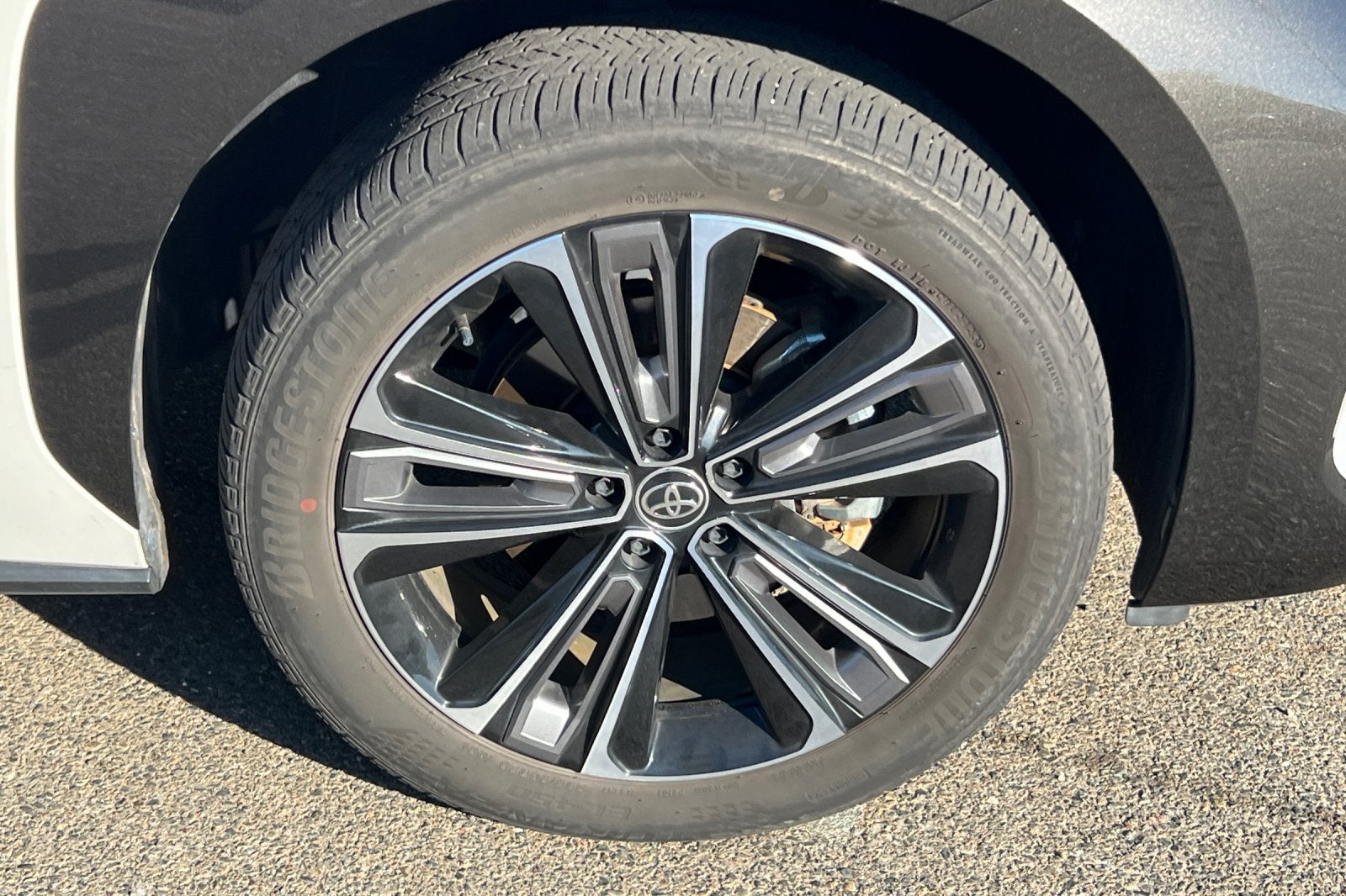 2023 Toyota bZ4X Limited