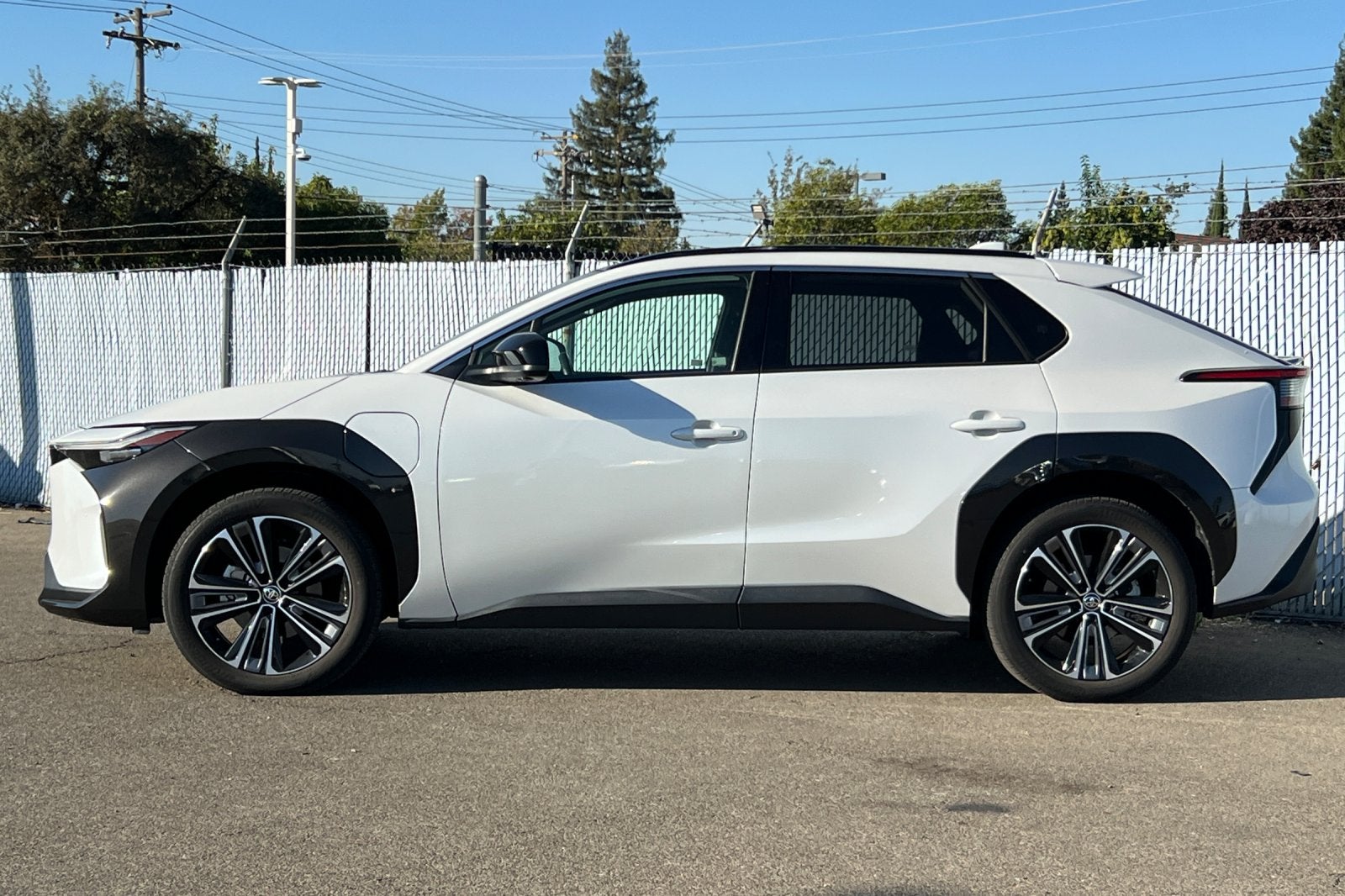 2023 Toyota bZ4X Limited