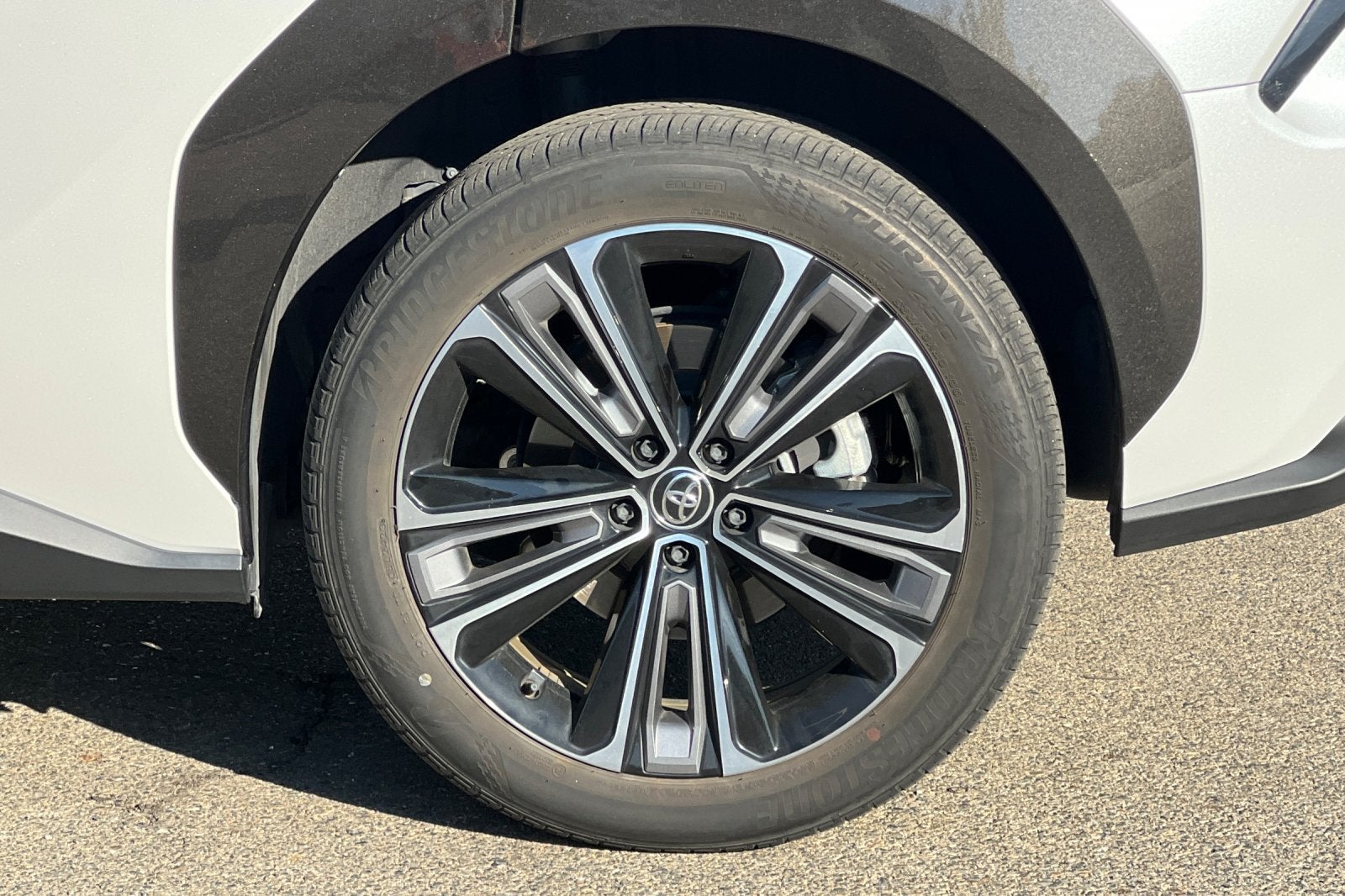 2023 Toyota bZ4X Limited