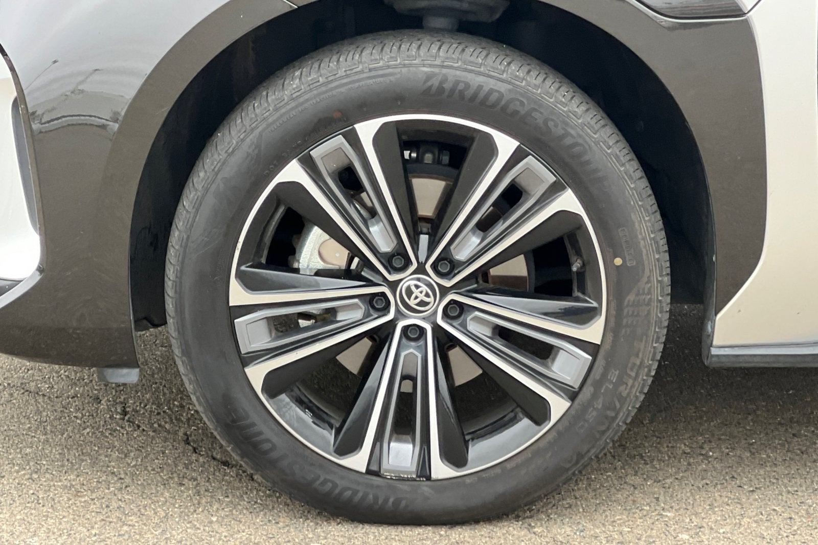 2023 Toyota bZ4X Limited