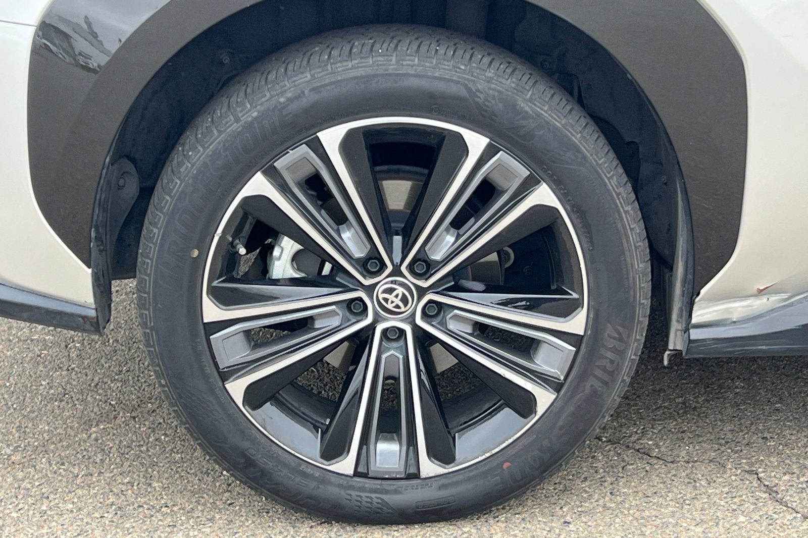 2023 Toyota bZ4X Limited