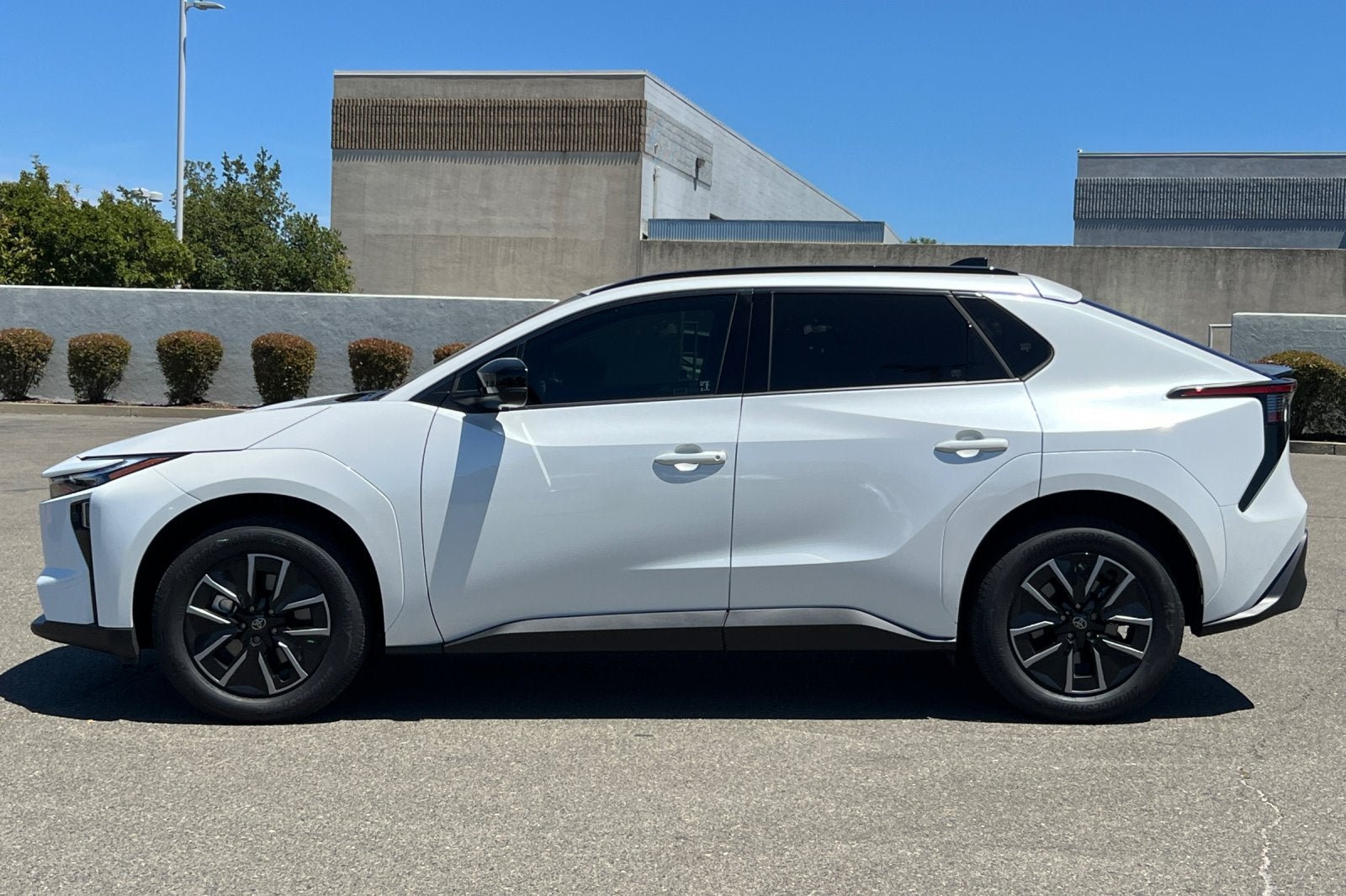 2026 Toyota bZ XLE Plus