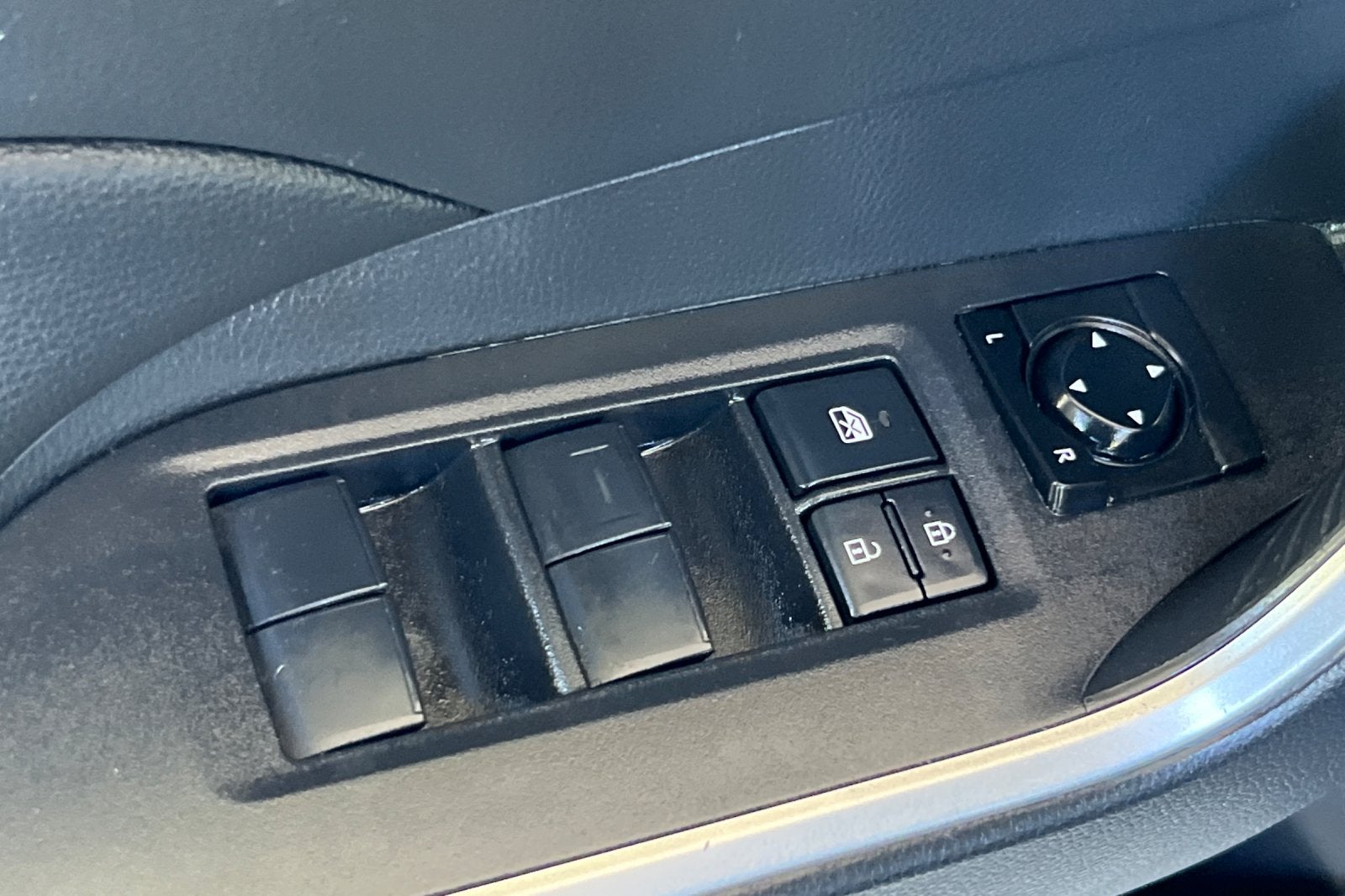 2020 Toyota RAV4 Hybrid LE