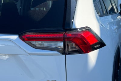 2022 Toyota RAV4 Hybrid LE