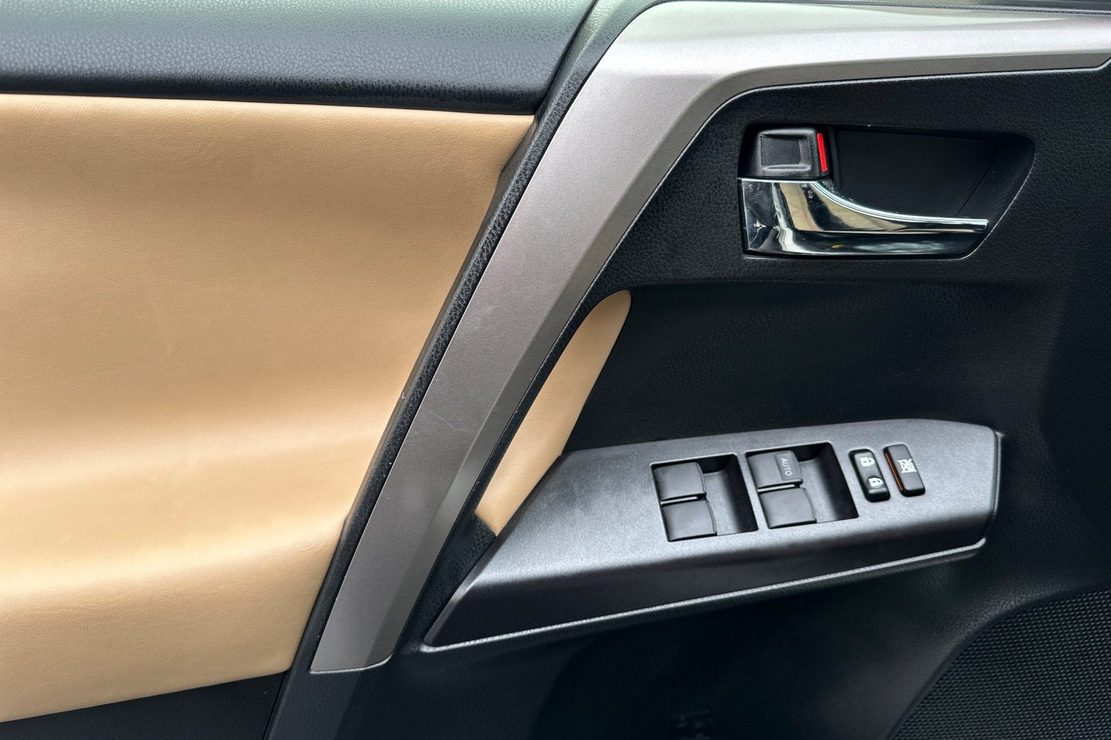 2018 Toyota RAV4 Hybrid XLE