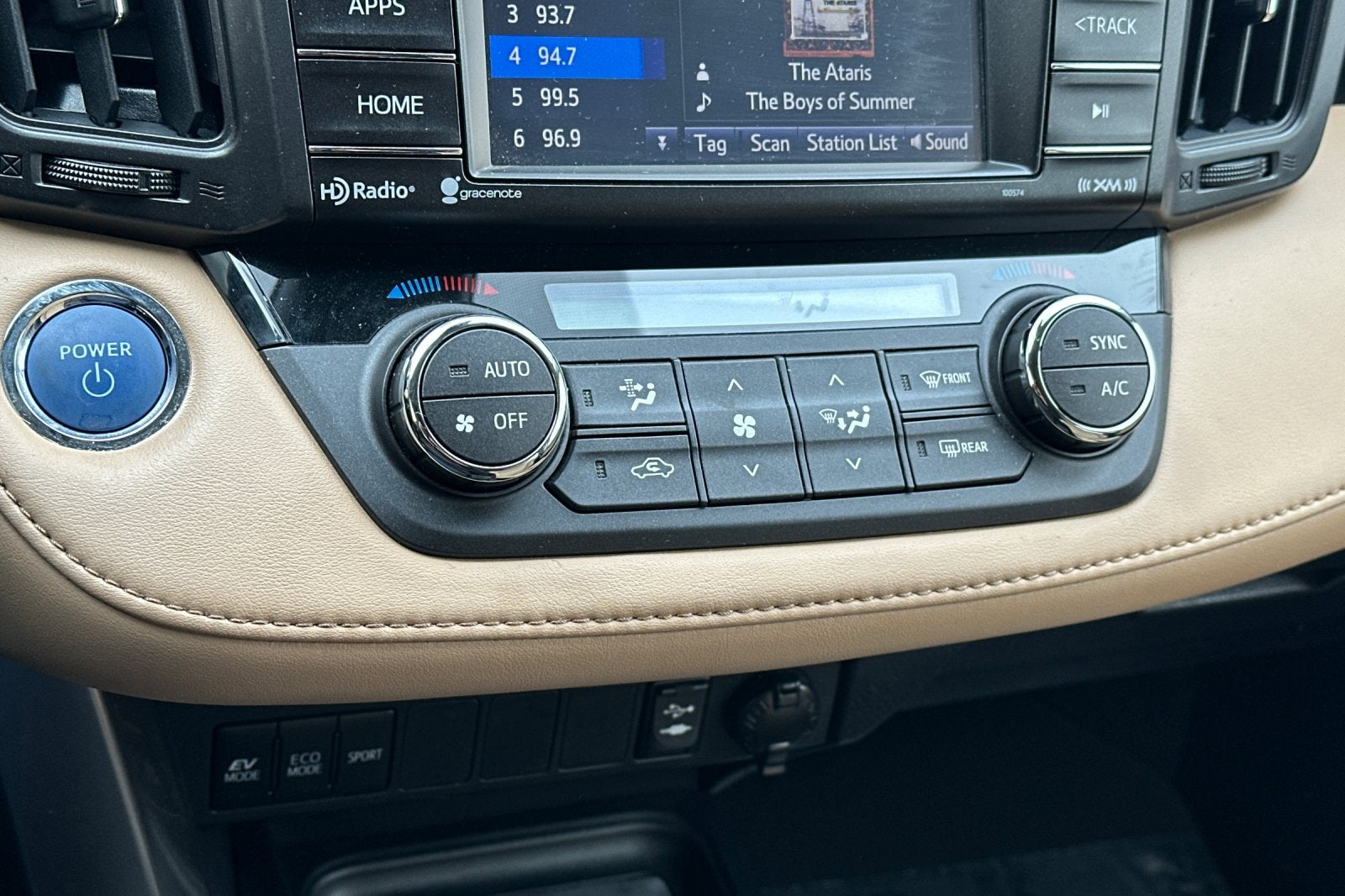 2018 Toyota RAV4 Hybrid XLE