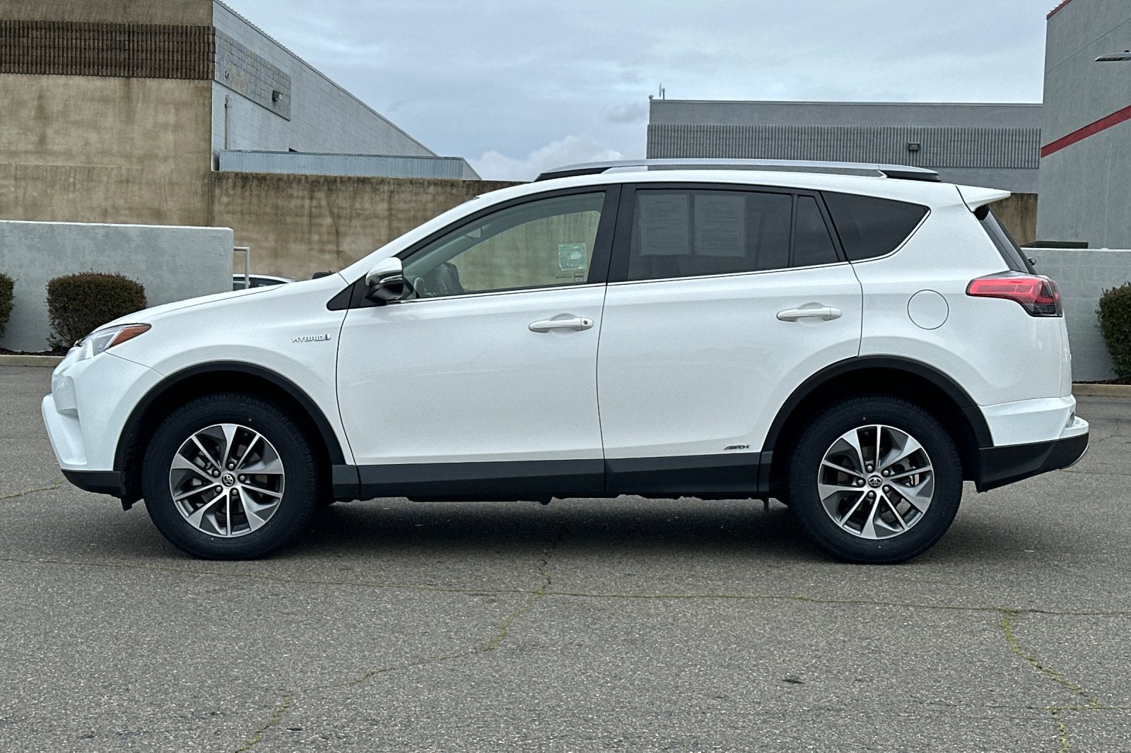 2018 Toyota RAV4 Hybrid XLE