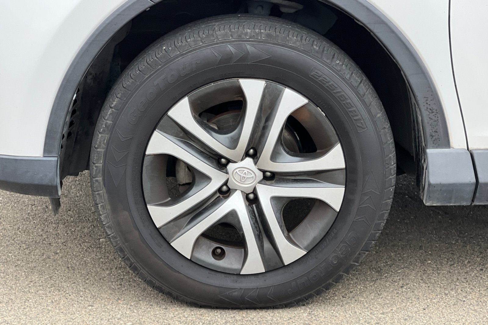 2017 Toyota RAV4 LE
