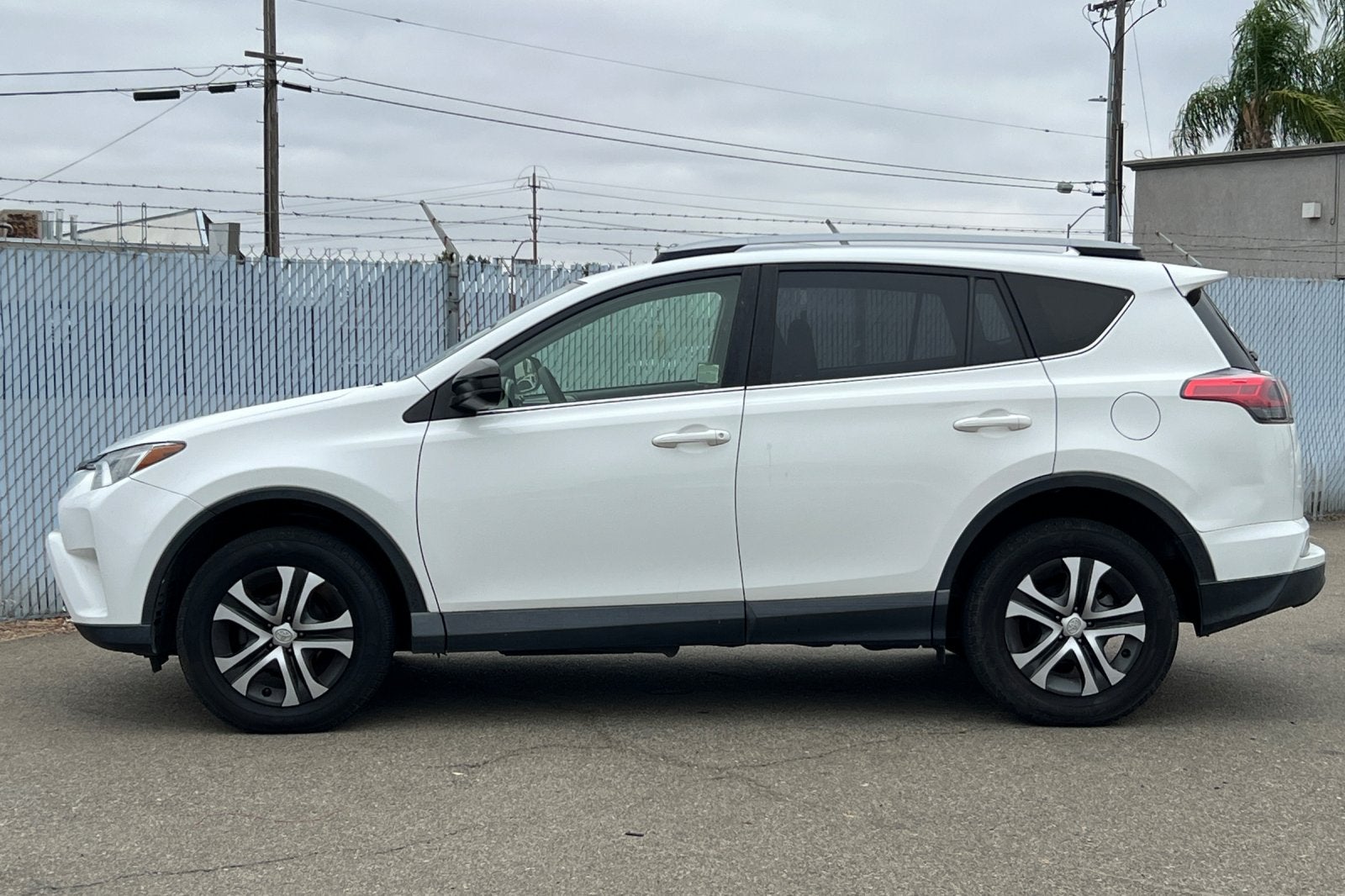 2017 Toyota RAV4 LE