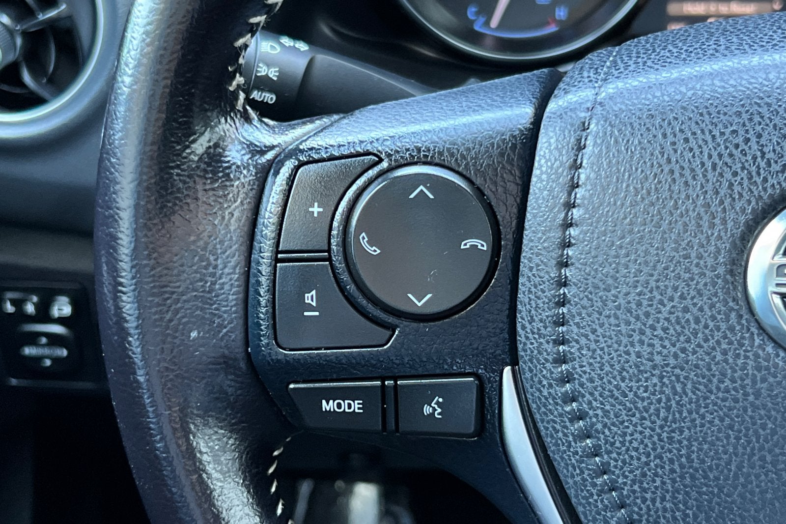 2016 Scion iM Base