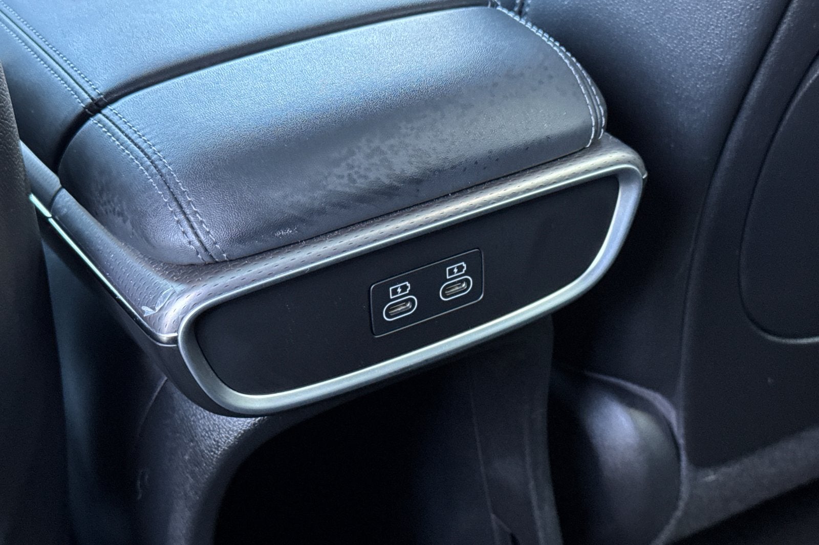 2023 Genesis GV60 Advanced