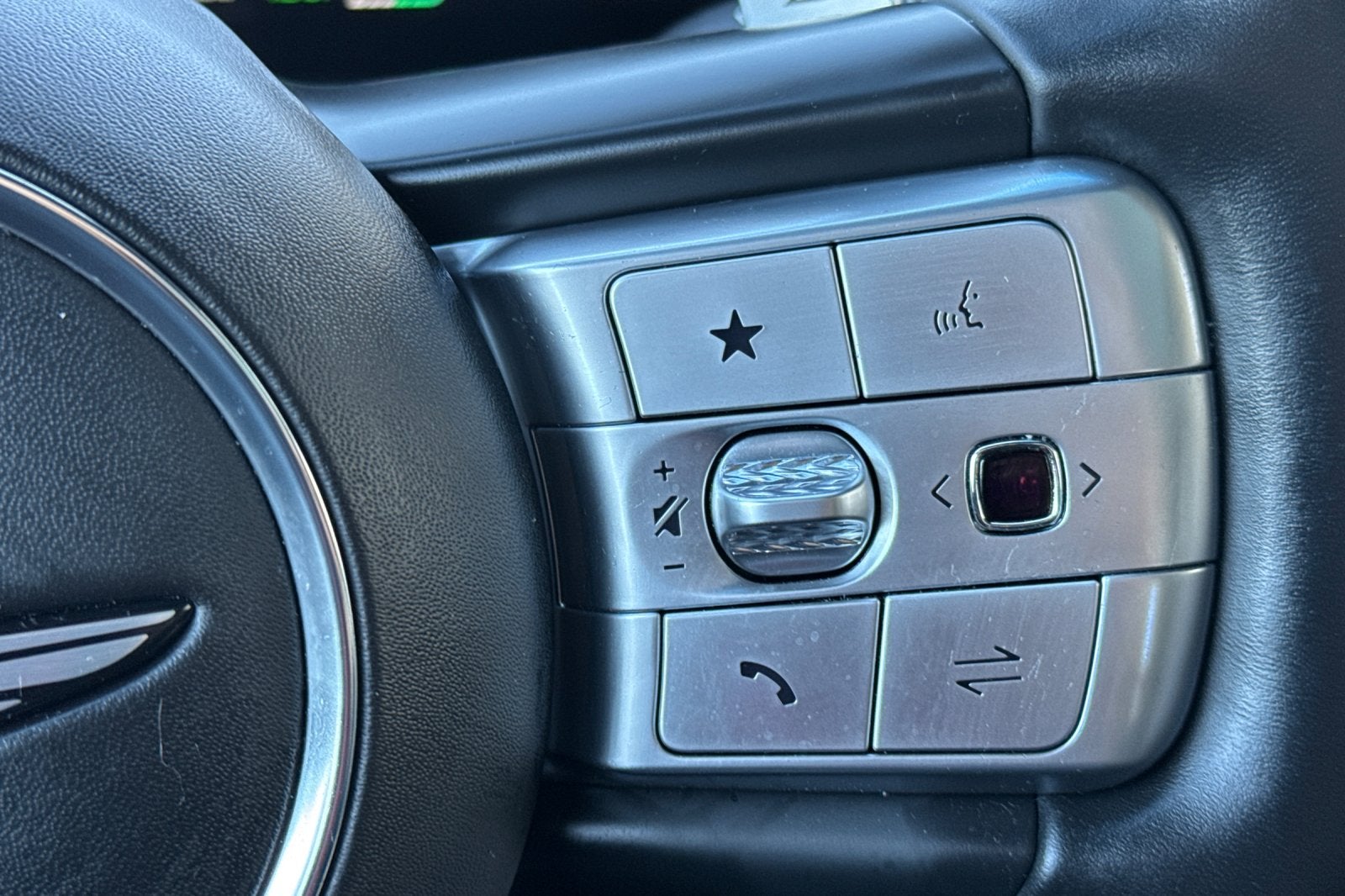 2023 Genesis GV60 Advanced