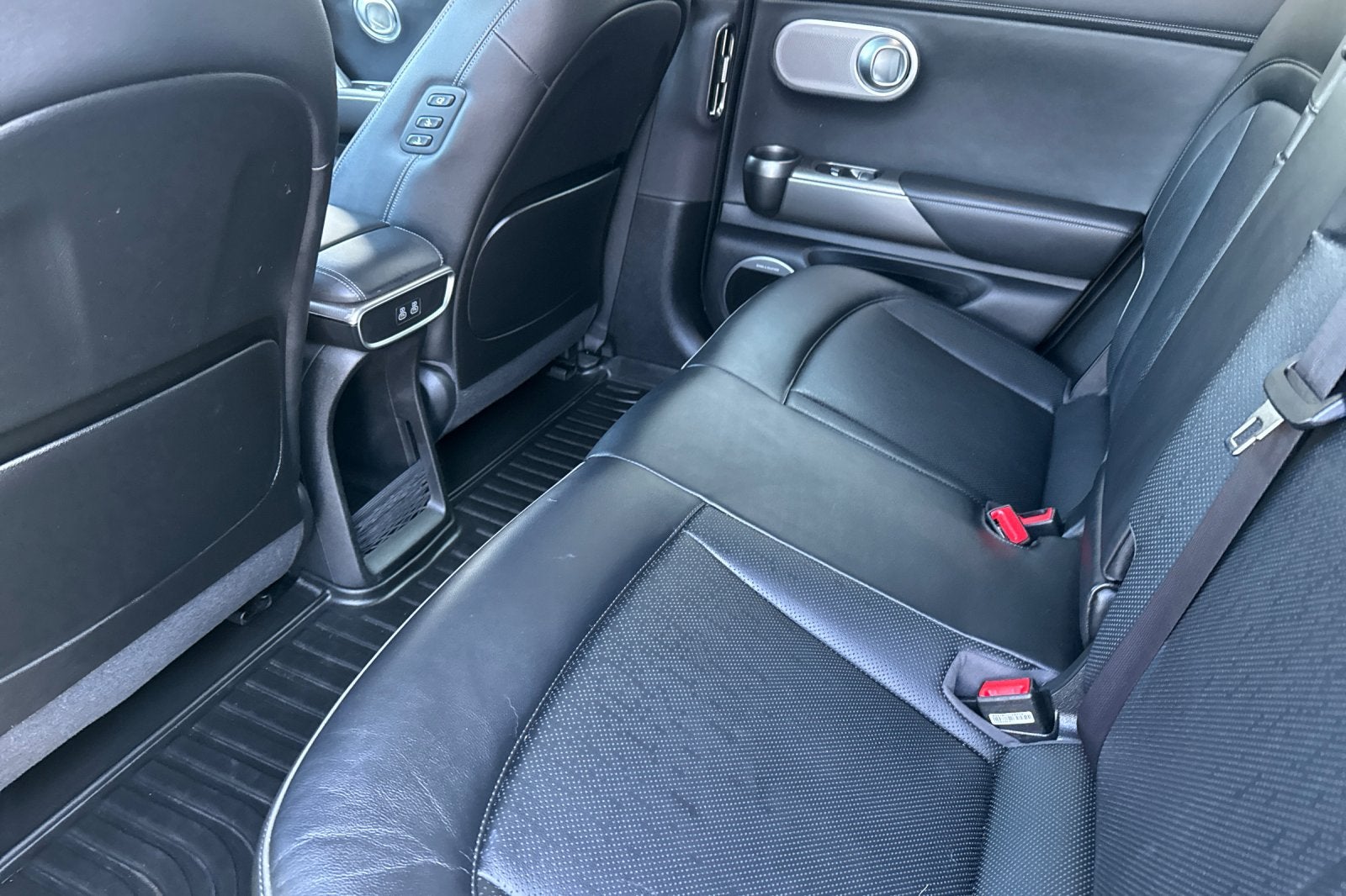 2023 Genesis GV60 Advanced