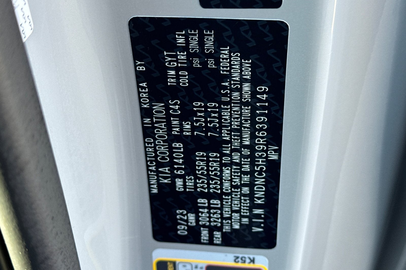 2024 Kia Carnival EX