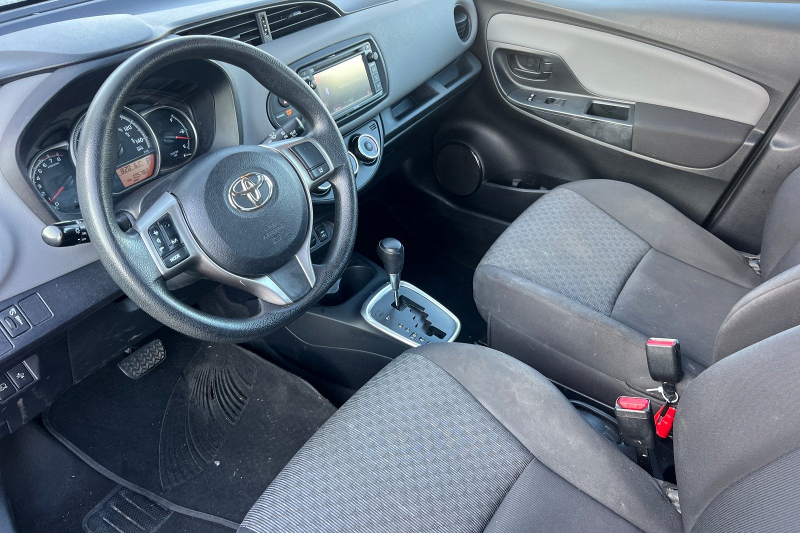 2017 Toyota Yaris L