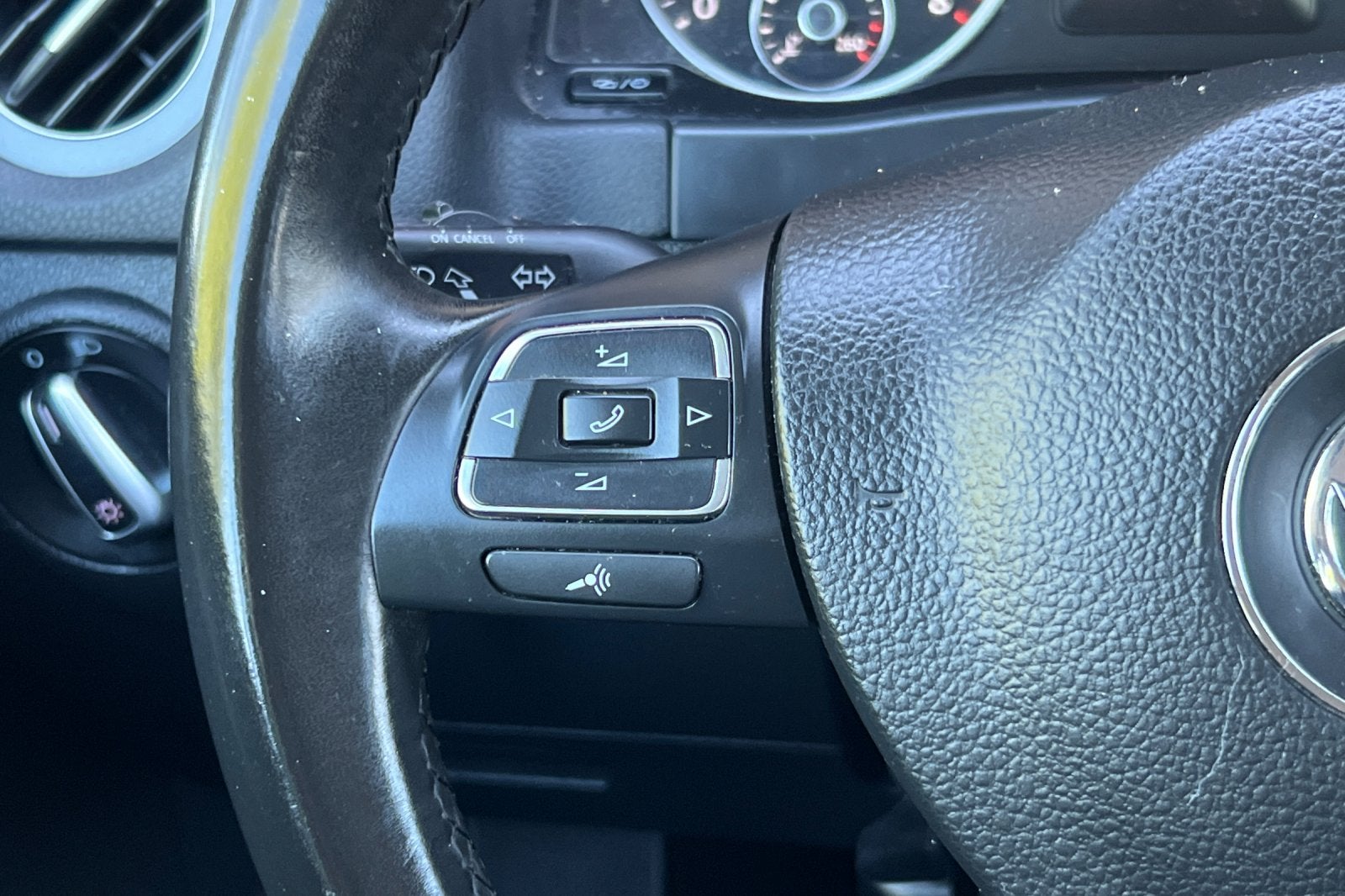 2017 Volkswagen Tiguan Limited Base