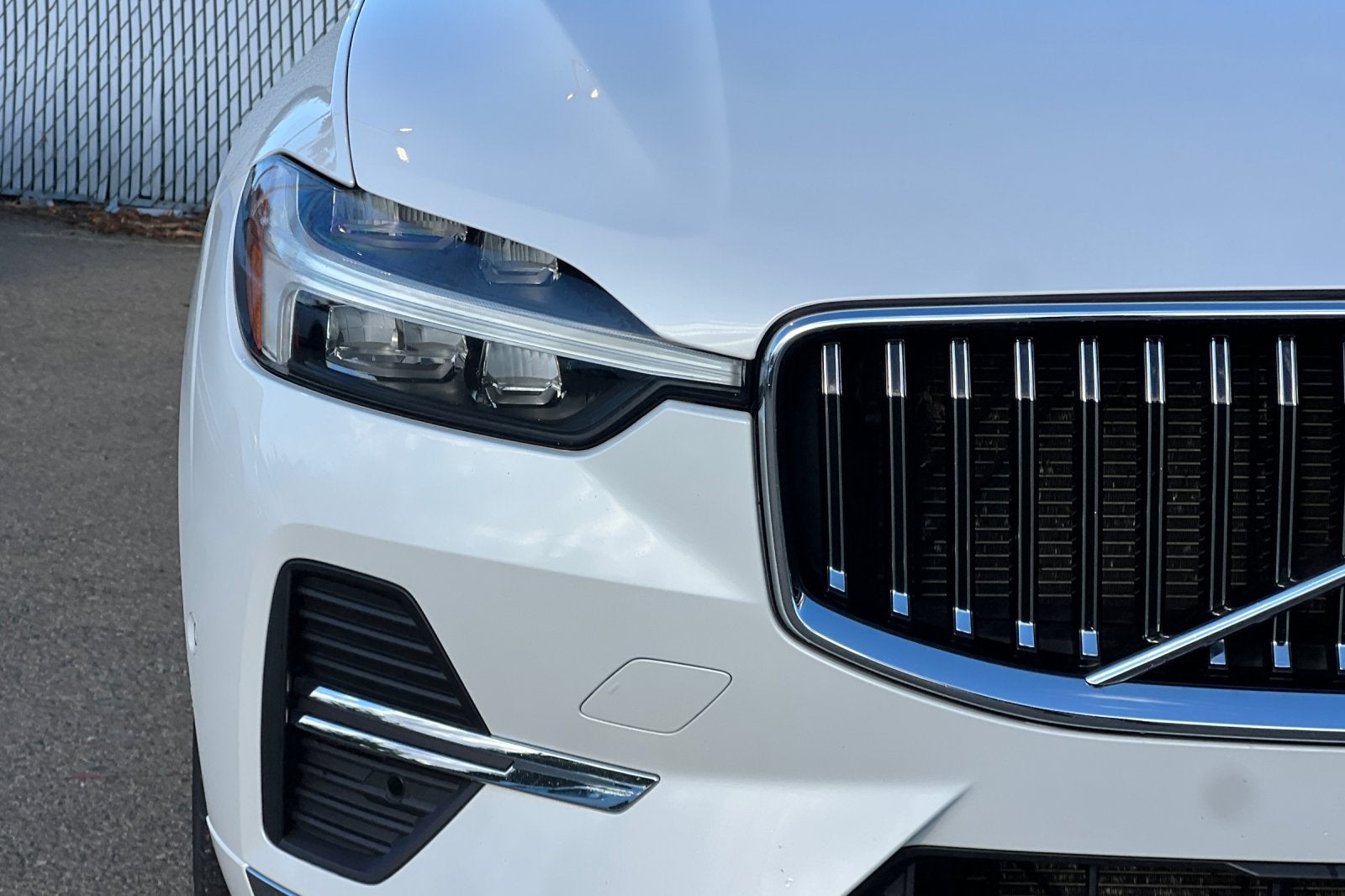 2023 Volvo XC60 Plus Bright Theme