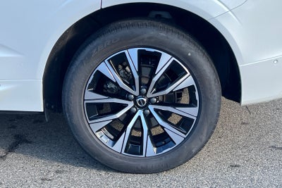 2023 Volvo XC60 Plus Bright Theme