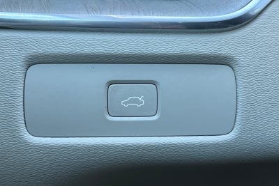 2023 Volvo XC60 Plus Bright Theme