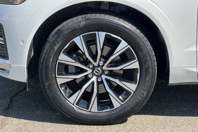 2023 Volvo XC60 Plus Bright Theme