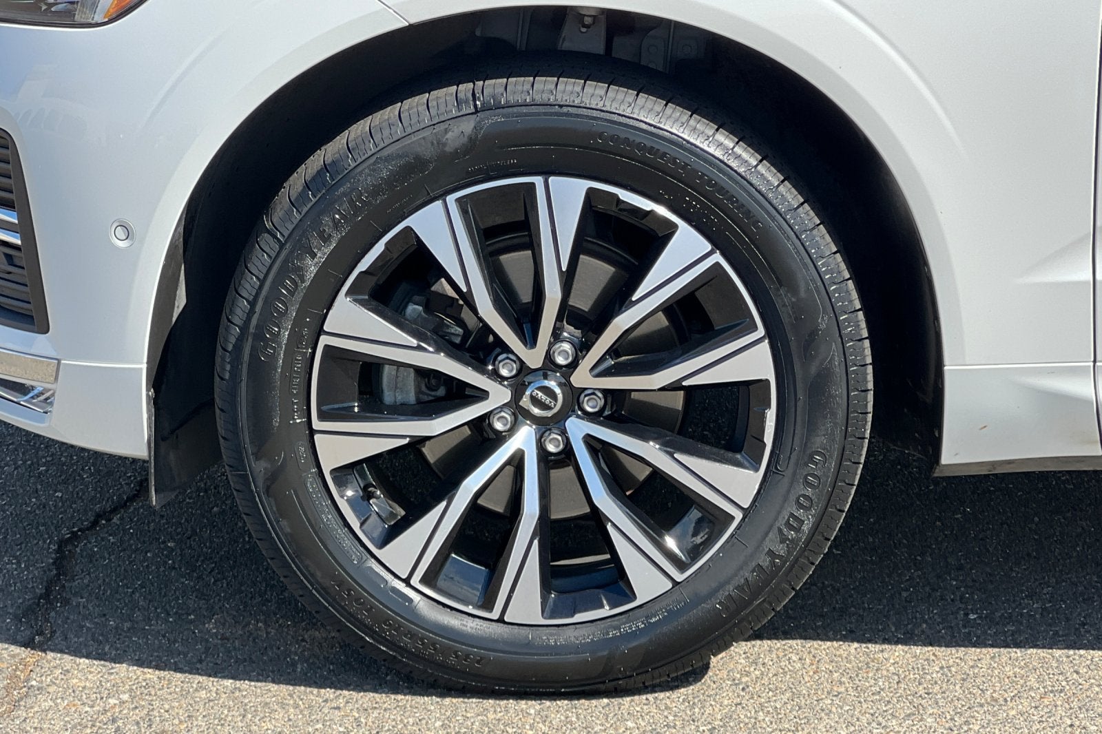 2023 Volvo XC60 Plus Bright Theme