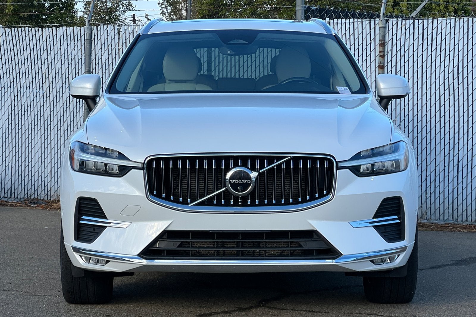 2023 Volvo XC60 Plus Bright Theme